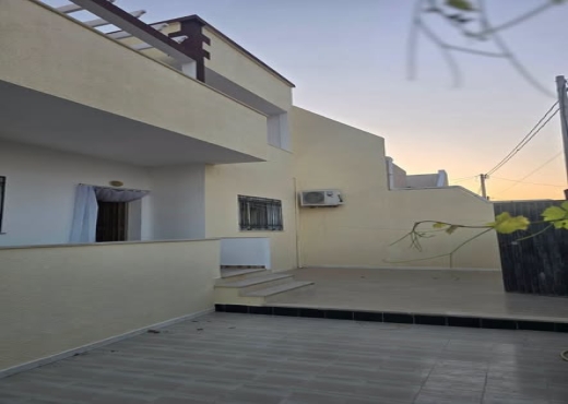 Maison Répartie sur 2 étages - Bien immobilier à {"id":16,"country_id":219,"name":"NABEUL","slug":"nabeul"} - Agence Immobilière immo\'in